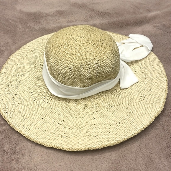 Hat - Picture 1 of 3